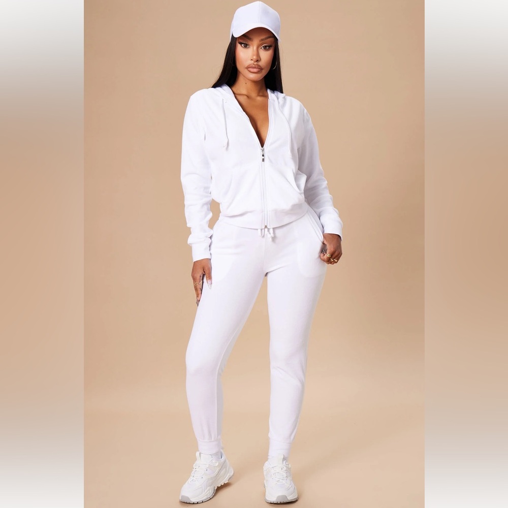 Fashion Nova Trendsetter Velour Hoodie Jogger SET in White